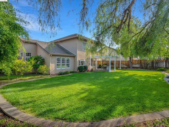 670 Devonshire Loop, Brentwood, CA | Apple Hill Ests. Photo 40 of 52