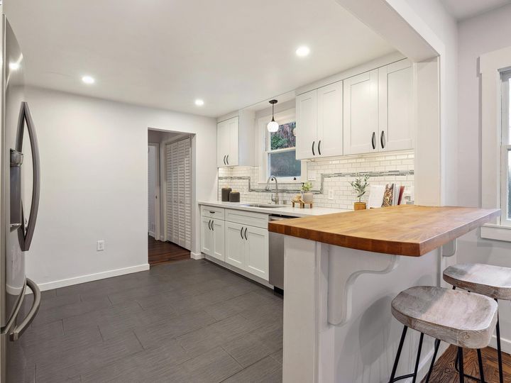 6711 Laird Ave, Oakland, CA | Millsmont Area. Photo 12 of 39