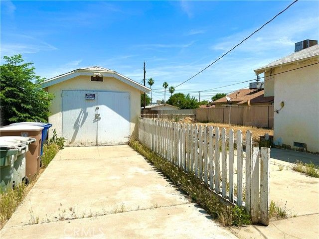 724 30th St, Bakersfield, CA | . Photo 3 of 15