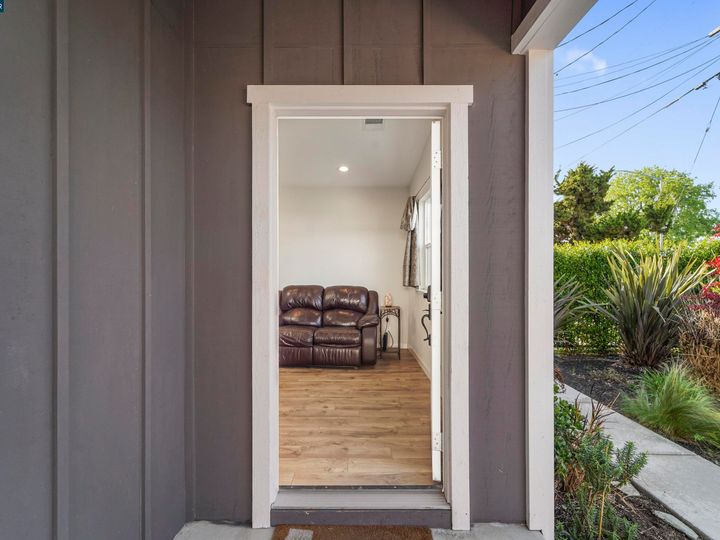 733 San Pablo Ave, Rodeo, CA | Old Town Rodeo. Photo 7 of 34