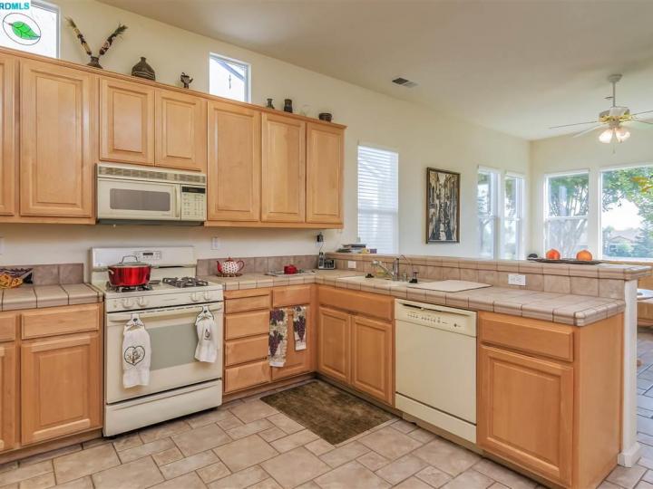 763 Franklin Dr, Brentwood, CA | Summerset 3. Photo 12 of 23