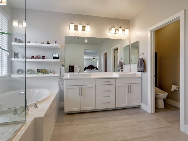 812 Bamboo Dr, Brentwood, CA | Pulte. Photo 20 of 40