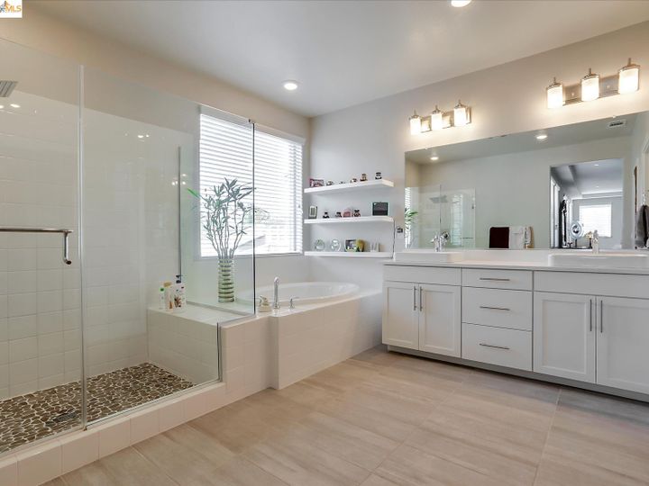 812 Bamboo Dr, Brentwood, CA | Pulte. Photo 21 of 40