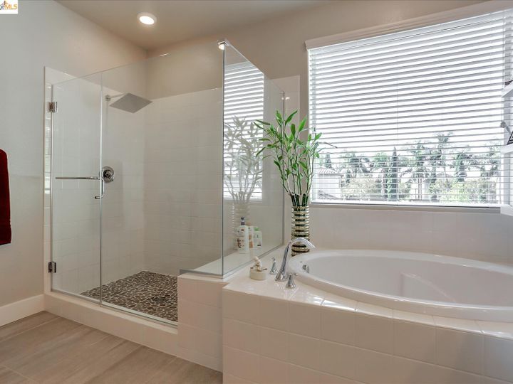 812 Bamboo Dr, Brentwood, CA | Pulte. Photo 23 of 40