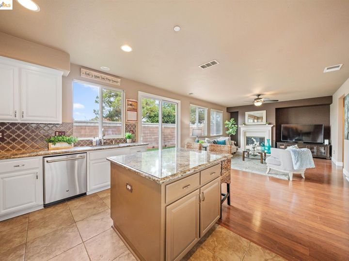 818 Altessa Dr, Brentwood, CA | Brentwood Hills. Photo 37 of 45
