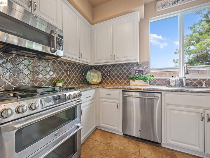 818 Altessa Dr, Brentwood, CA | Brentwood Hills. Photo 39 of 45