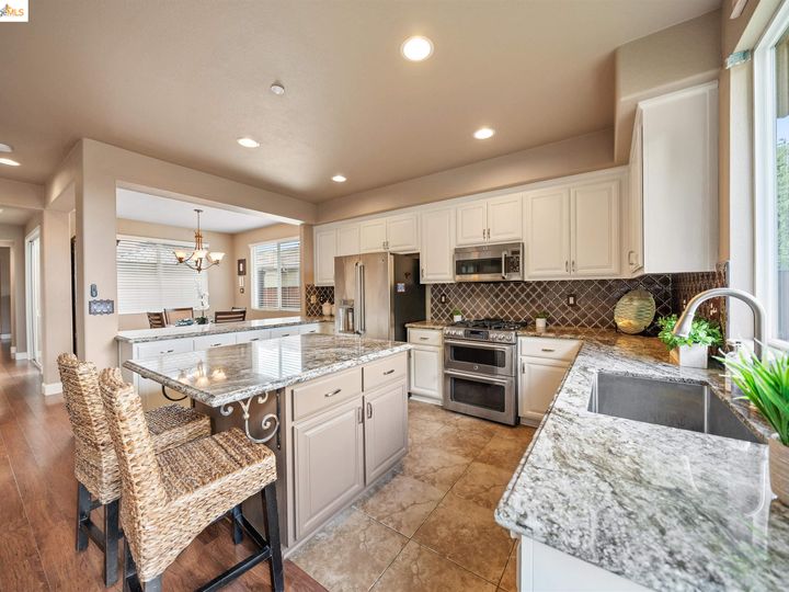 818 Altessa Dr, Brentwood, CA | Brentwood Hills. Photo 40 of 45