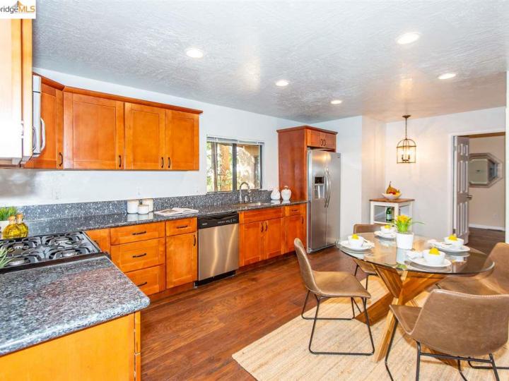 8411 Pine Hills Dr, Oakland, CA | Shepard Canyon. Photo 33 of 40