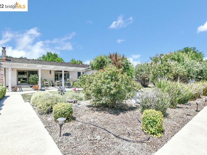900 Fairview Ave, Brentwood, CA | . Photo 34 of 42