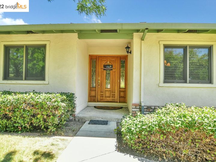 900 Fairview Ave, Brentwood, CA | . Photo 8 of 42