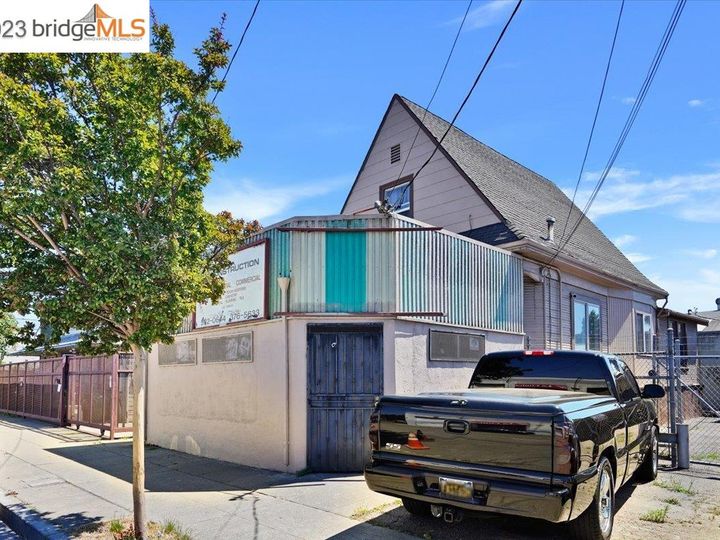 916 36th Ave, Oakland, CA | Fruitvale. Photo 2 of 7