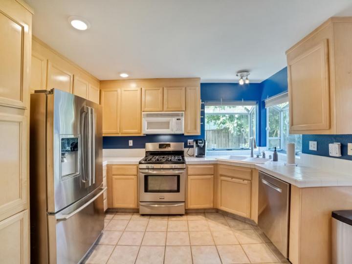 9415 Lariat Dr, Gilroy, CA | . Photo 14 of 27