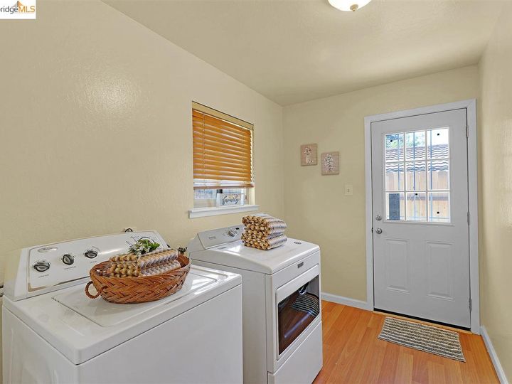 961 Hawthorne Dr, Rodeo, CA | Rodeo Highlands. Photo 18 of 29