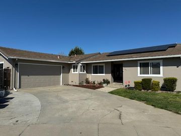1051 Greenwood Pl, Salinas, CA