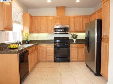 1090 Cape May Dr, Pittsburg, CA | Pittsburg. Photo 3 of 40
