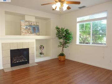 1090 Cape May Dr, Pittsburg, CA | Pittsburg. Photo 4 of 40