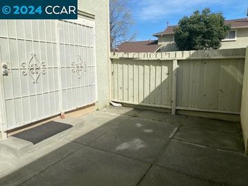 13 Meadowbrook Ave, Pittsburg, CA, 94565 Townhouse. Photo 6 of 30