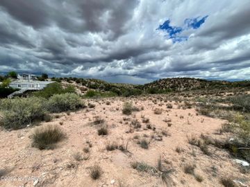1567 S Hogan Ln, Cottonwood, AZ | Under 5 Acres. Photo 4 of 17