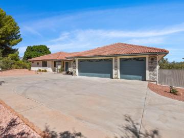 1570 S Mountain View Dr, Cottonwood, AZ | Verde Palisades North. Photo 2 of 47