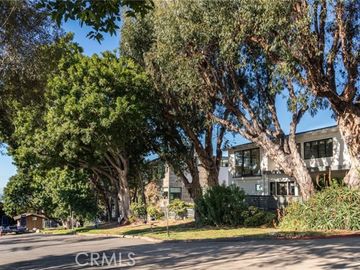 1619 Golden Ave, Hermosa Beach, CA, 90254 Townhouse. Photo 2 of 33