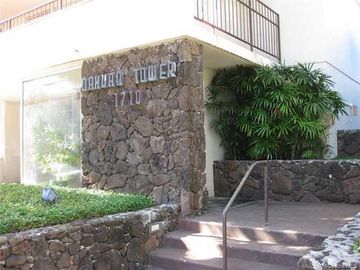 Oahuan Tower Ltd condo #PH6. Photo 5 of 10