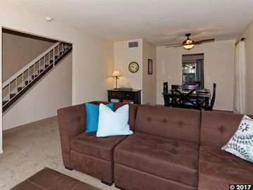 1710 Parkside Dr #17, Walnut Creek, CA, 94597 Townhouse. Photo 2 of 11