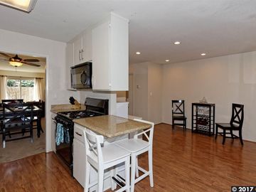 1710 Parkside Dr #17, Walnut Creek, CA, 94597 Townhouse. Photo 5 of 11