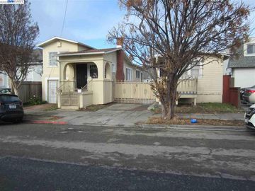 1715 62nd Ave, Oakland, CA | Melrose. Photo 2 of 8