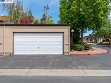 1756 Vancouver Grn, Fremont, CA, 94536 Townhouse. Photo 4 of 26