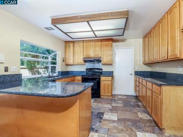 18 Clear Water Ct, Richmond, CA | May Valley. Photo 6 of 28