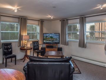 Rental 226 Lighthouse Ave, Pacific Grove, CA, 93950. Photo 5 of 11