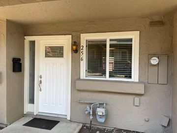 256 Lynn Ave, Milpitas, CA, 95035 Townhouse. Photo 3 of 7