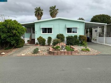 27 Surf Dr, Pittsburg, CA