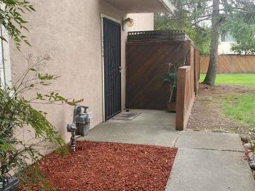 27659 Persimmon Dr, Hayward, CA, 94544 Townhouse. Photo 6 of 35