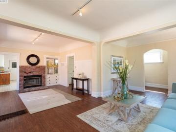 3220 Maple Ave, Oakland, CA | Dimond District. Photo 4 of 21