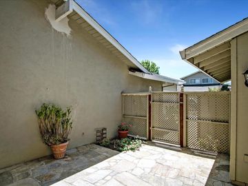 330 Donnas Ln, Hollister, CA, 95023 Townhouse. Photo 4 of 40