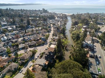 533 Riverview, Capitola, CA | . Photo 5 of 31