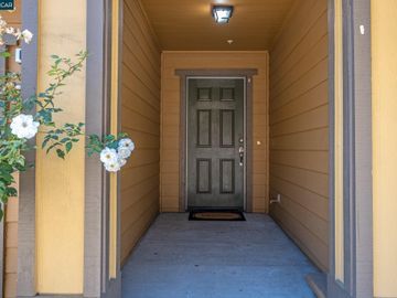 6020 Old Quarry Loop, Oakland, CA, 94605 Townhouse. Photo 2 of 40