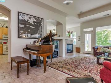 763 Franklin Dr, Brentwood, CA | Summerset 3. Photo 3 of 23