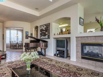 763 Franklin Dr, Brentwood, CA | Summerset 3. Photo 6 of 23