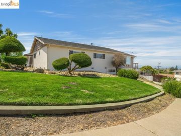 832 Laurel Ct, Rodeo, CA | Rodeo Highlands. Photo 3 of 40