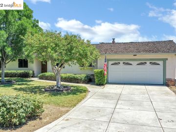 900 Fairview Ave, Brentwood, CA | . Photo 3 of 42